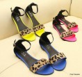 SANDALIA NEON